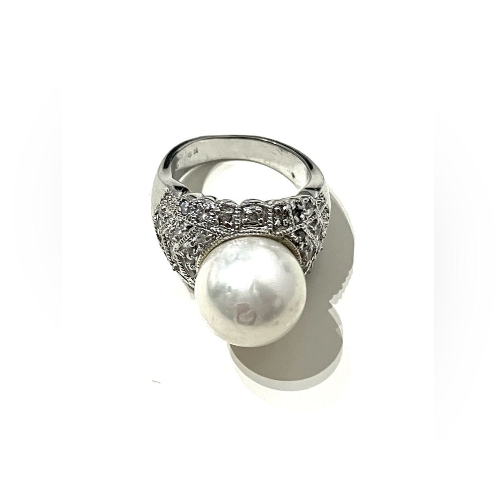 Silver Tone Large Faux Pearl Ring